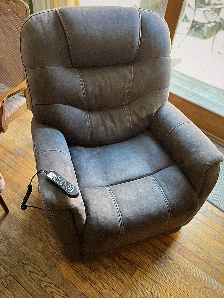 Electric Recliner / Lounge / Fully Reclining And Standing / Power Lift Assist